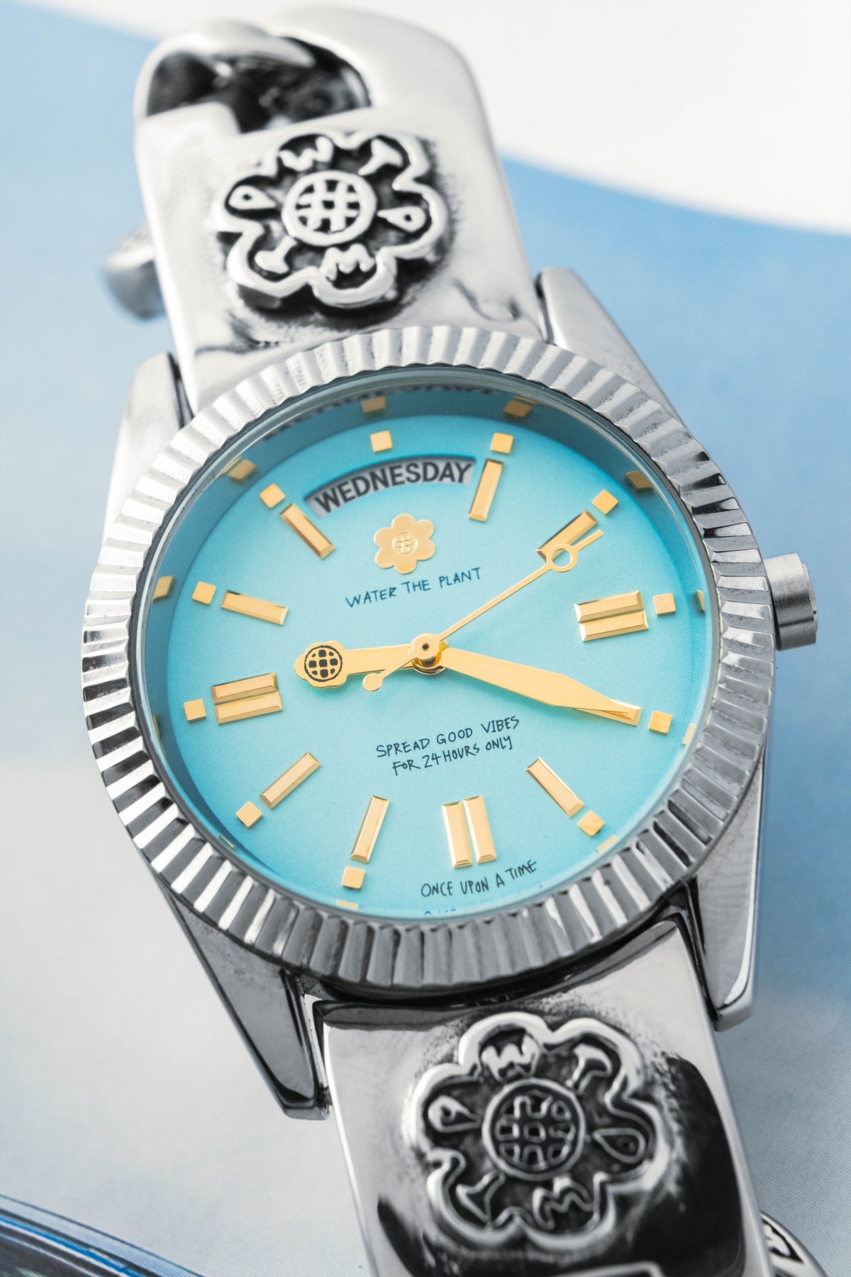 "ETERNA" Quality Time Watch 36mm | Silver Breeze